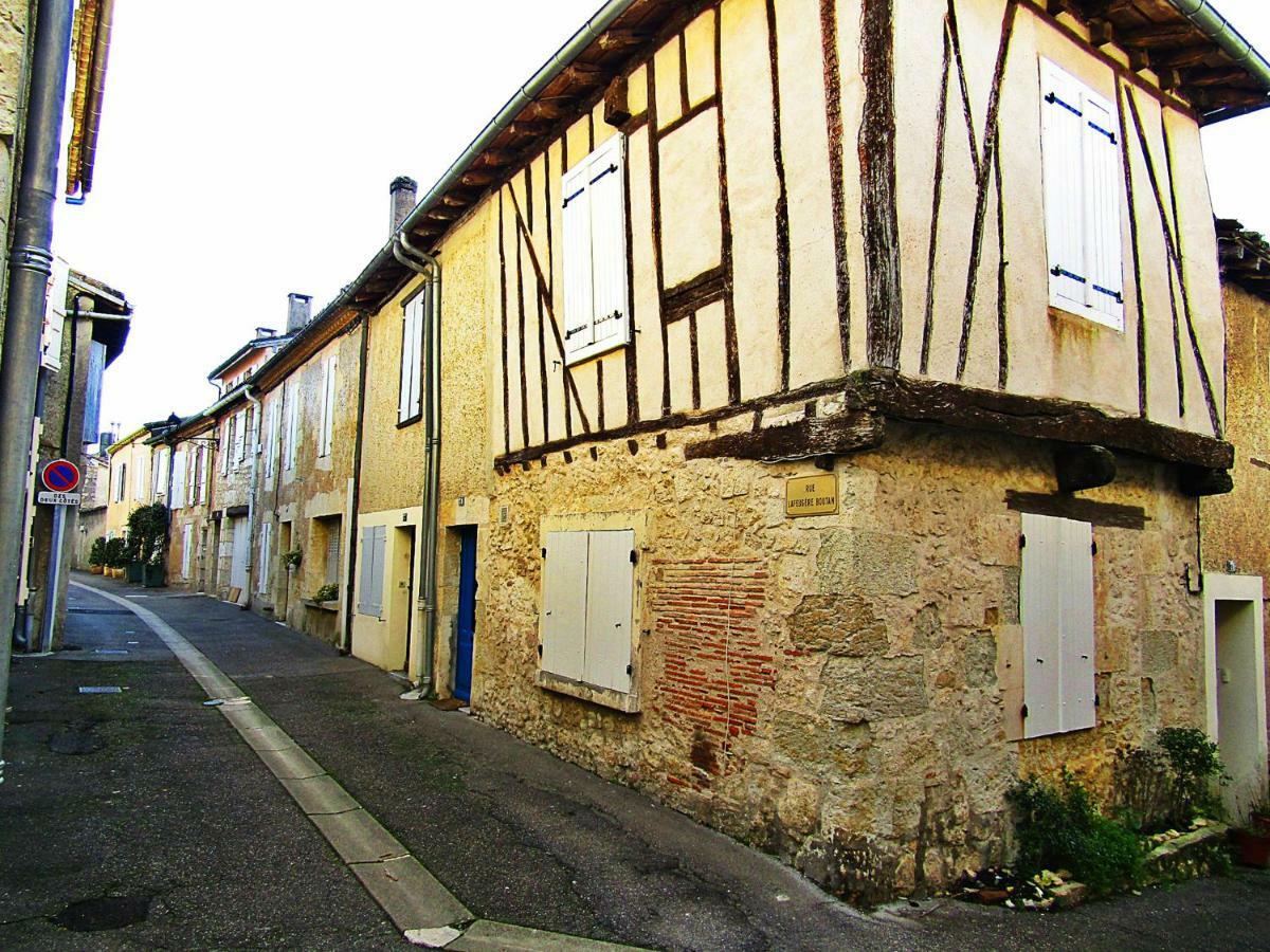 Gite Des Remparts A Лектур Экстерьер фото